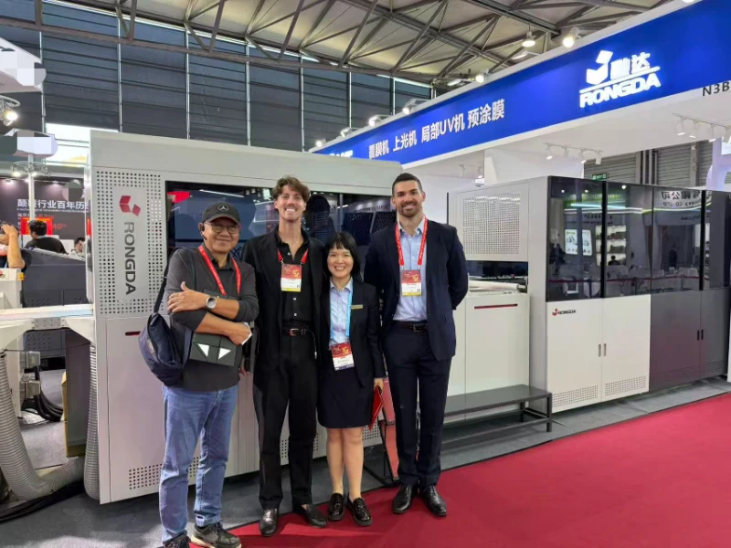 Rongda Packaging all'All in Print China 2026: demo dal vivo della macchina automatica per scatole BFM1000